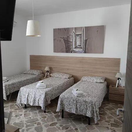 לינה וארוחת בוקר Brown'S House